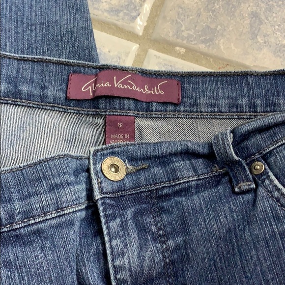 Gloria Vanderbilt Stretchy Blue Jeans - Picture 3 of 4